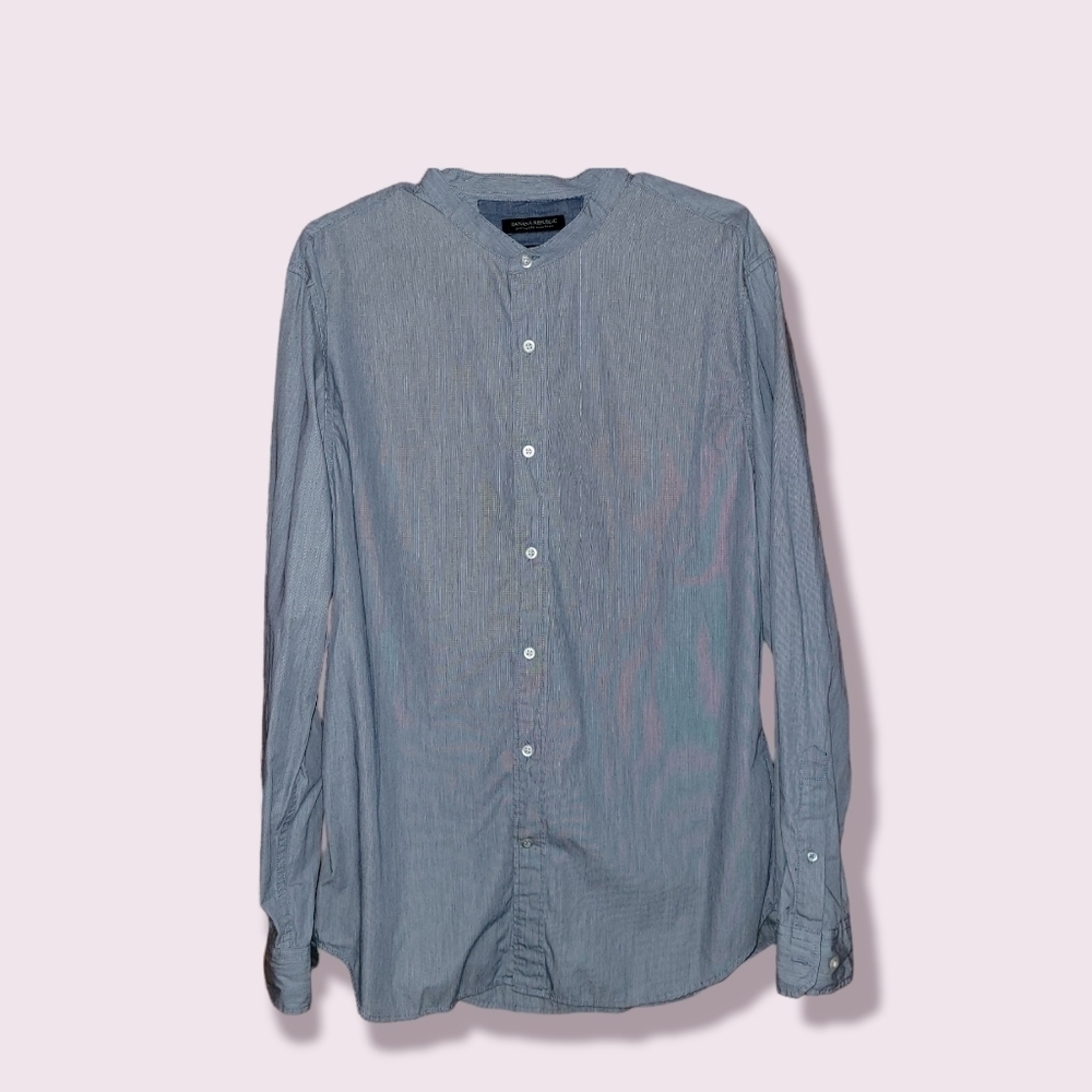 Banana Republic Men's Size Large Button Up Shirt